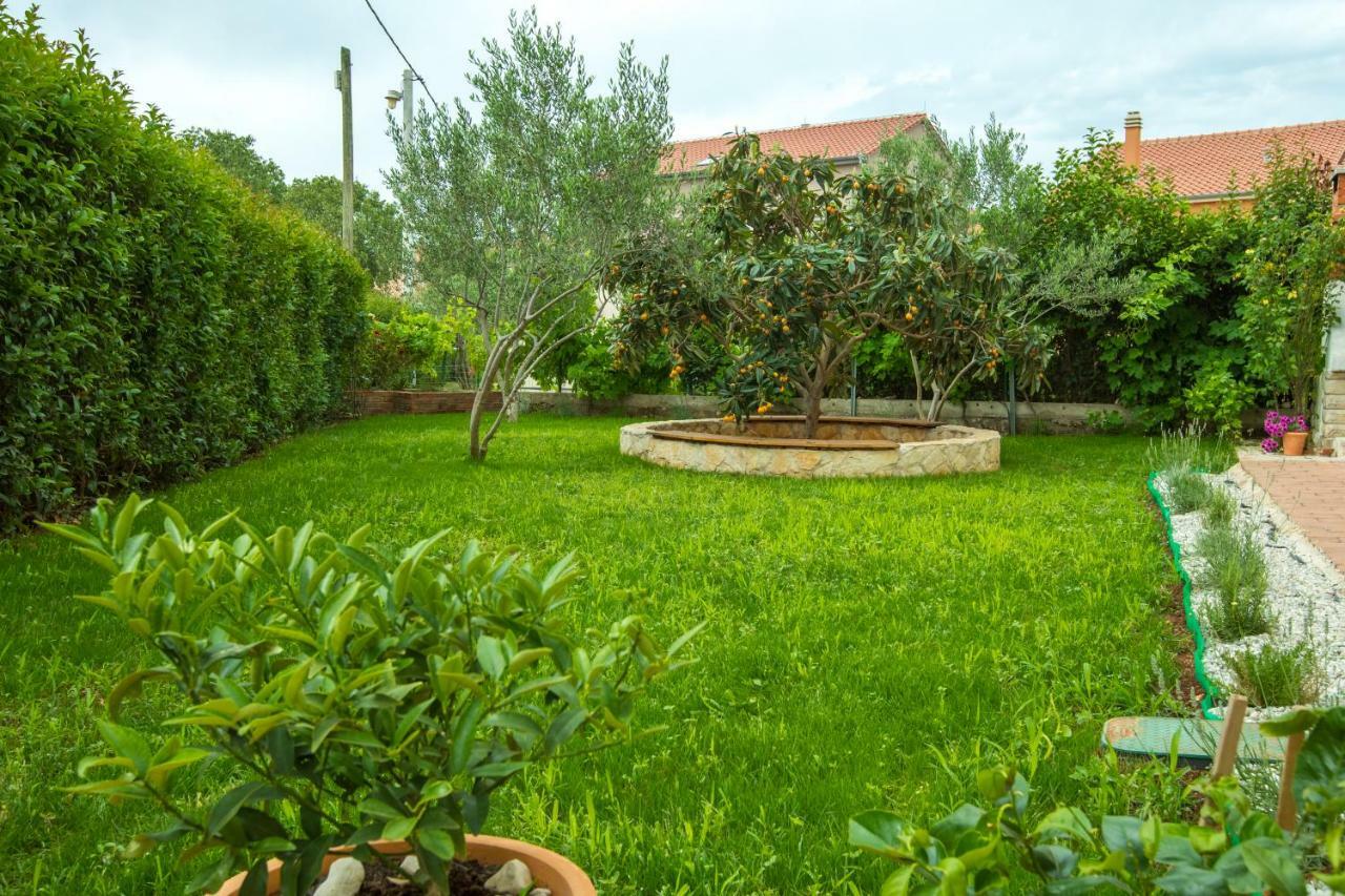 Apartments Emma Biograd Na Moru Exterior photo