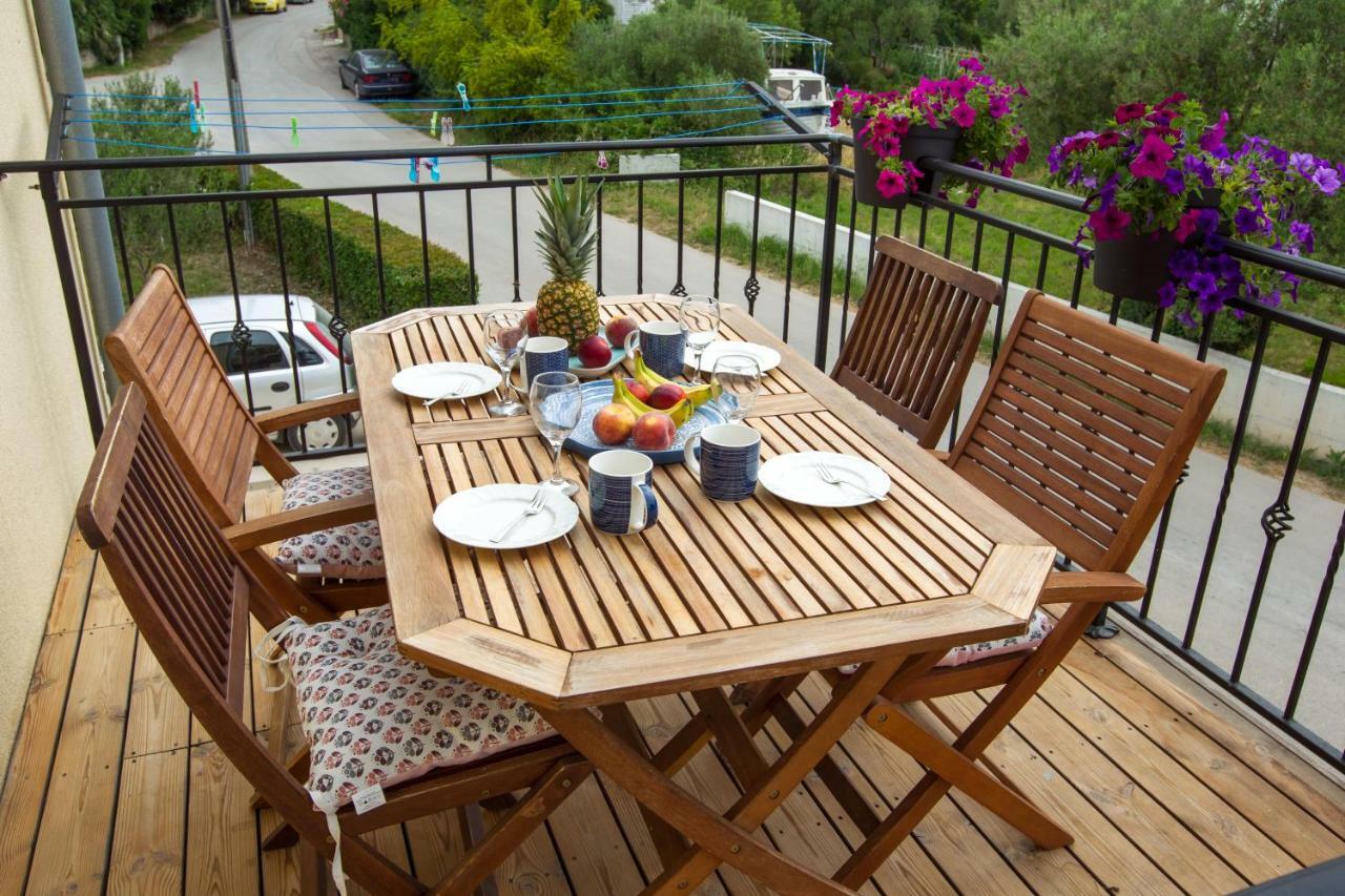 Apartments Emma Biograd Na Moru Exterior photo