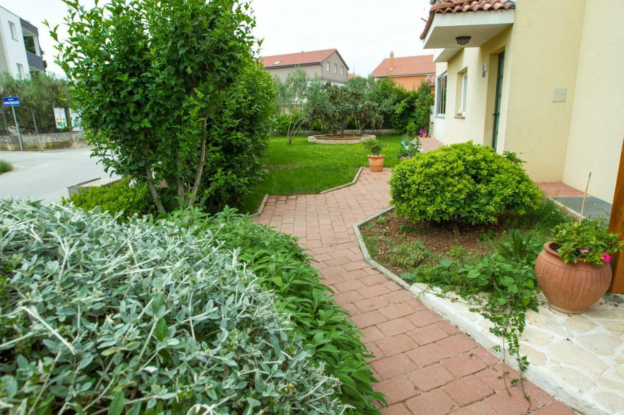 Apartments Emma Biograd Na Moru Exterior photo