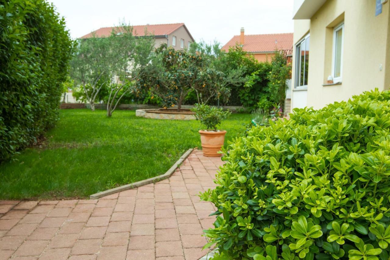 Apartments Emma Biograd Na Moru Exterior photo
